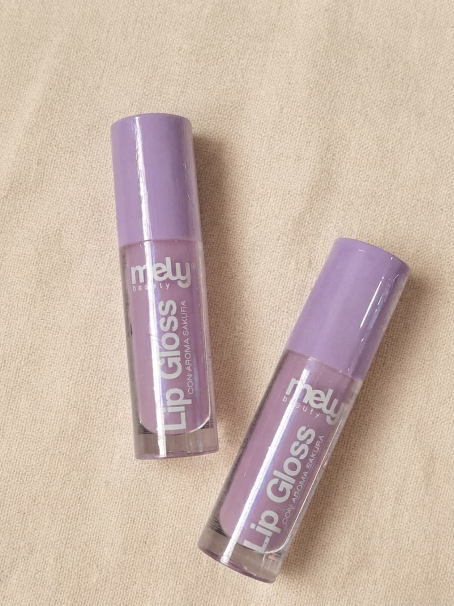 Lip gloss con aroma sakura